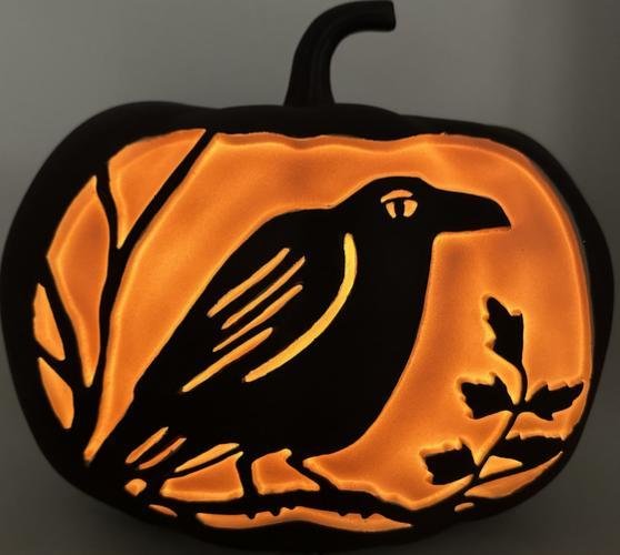 Classic Lit Pumpkin - Raven